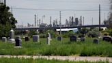 Environmental groups take first step to sue oil refinery for pollution violations