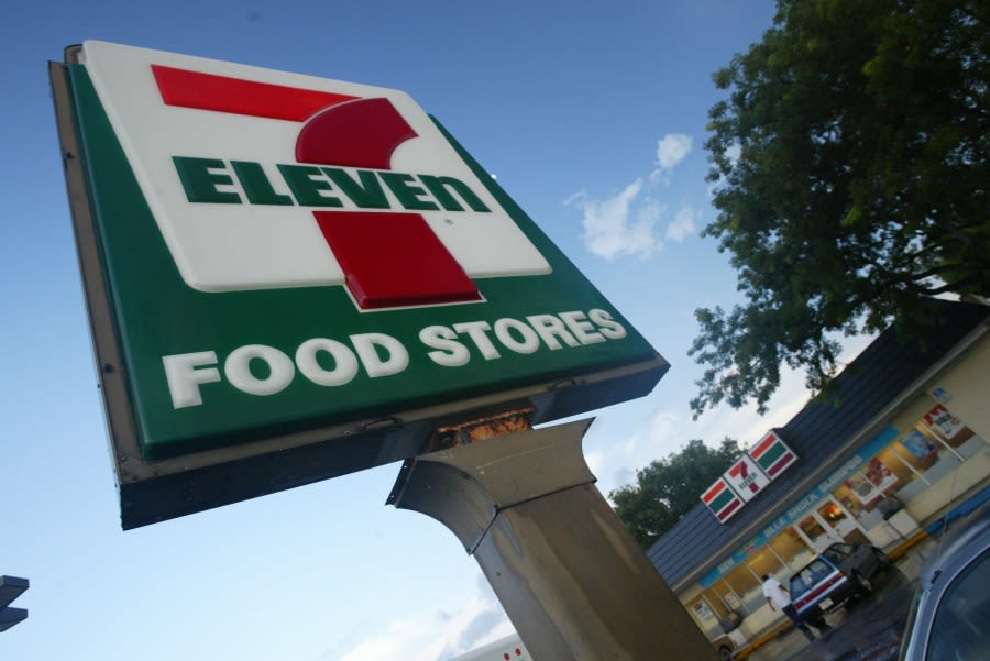 Two arrested after car chase in 7-Eleven robbery sting