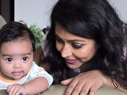 Amala Paul shares her latest picture with her baby boy Ilai | Tamil Movie News - Times of India