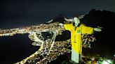 No Dia do Vôlei, Cristo Redentor 'veste' as camisas que serão usadas nos Jogos Olímpicos