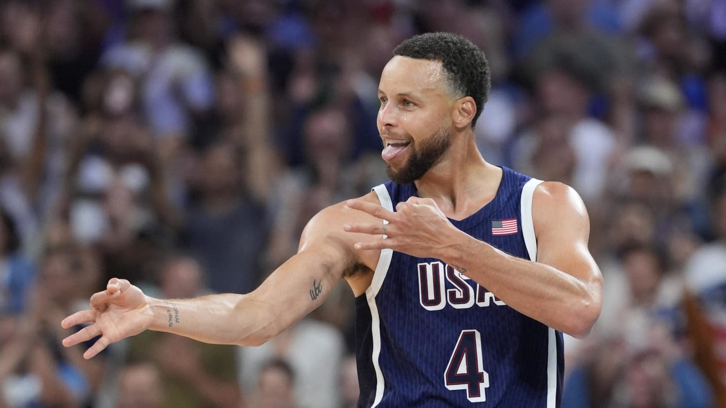 Stephen Curry Makes Trick Shots Look Easy at Team USA Practice