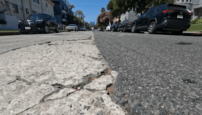 División de hormigón: vea las diferencias de la misma calle en Beverly Hills y Los Ángeles