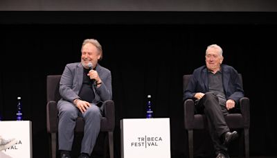 ‘Analyze This’ At 25: Robert De Niro And Billy Crystal Remember Opening Bigger Than ‘Cruel Intentions...