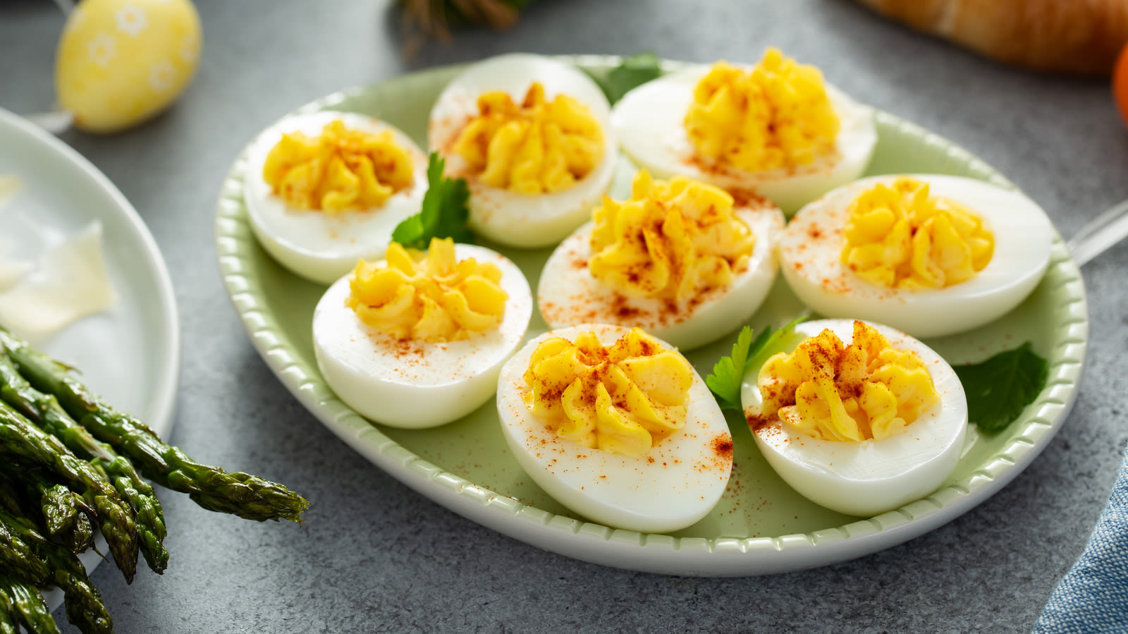 The Smoky Ingredient That Adds A Gourmet Finishing Touch To Deviled Eggs