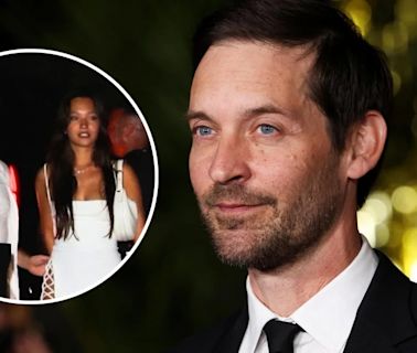 Tobey Maguire fue señalado por salir con modelo de 20 años y su exesposa lo defiende: es “una amiga”