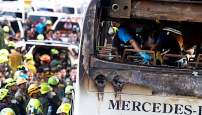 Al menos veinte niños mueren en un accidente de autobús en Tailandia