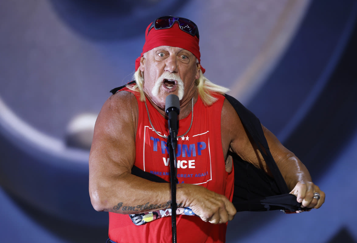 Hulk Hogan Sends Serious Warning to Ben Affleck and Matt Damon