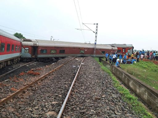 Two killed, 20 injured in India train derailment