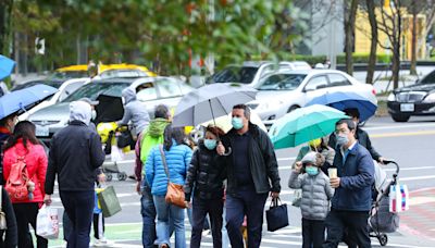 快訊／注意雨彈！5縣市大雨特報 防雷擊強陣風