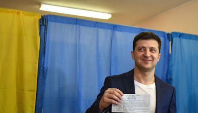 War and popularity keep Zelensky in power despite term expiring