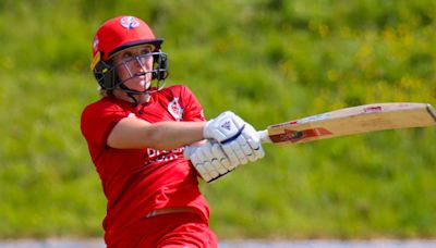 Emma Lamb, Katie Mack on the attack for Thunder after Tara Norris four-for