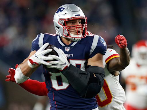 Patriots fan Matt Damon loved Gronk's 'showstopping' 'Instigators' cameo