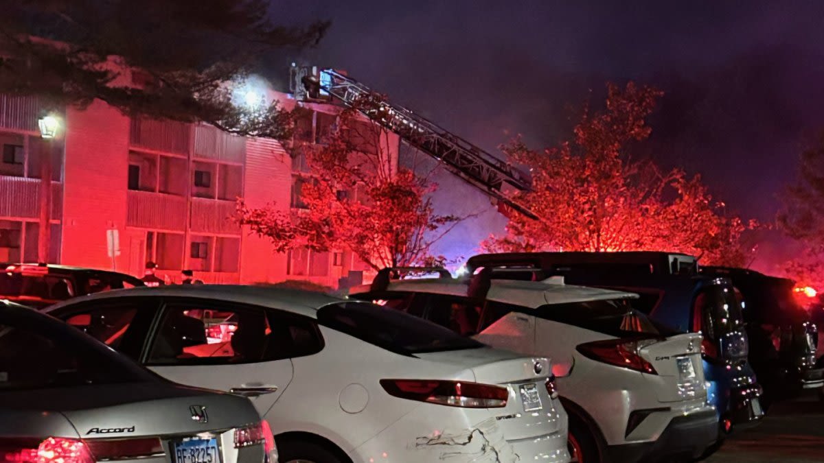 2 people taken to hospital after apartment complex fire in New London