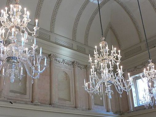 Chandelier 'tax' brought in by National Trust over Only Fools And Horses jokes