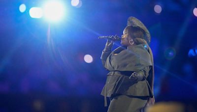 Who is Yseult, the singer who performed "My Way" at the Olympics Closing Ceremony?