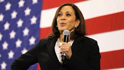 Quién es Kamala Harris, la mujer que rompió el techo de cristal más alto en EE.UU. y que va por más