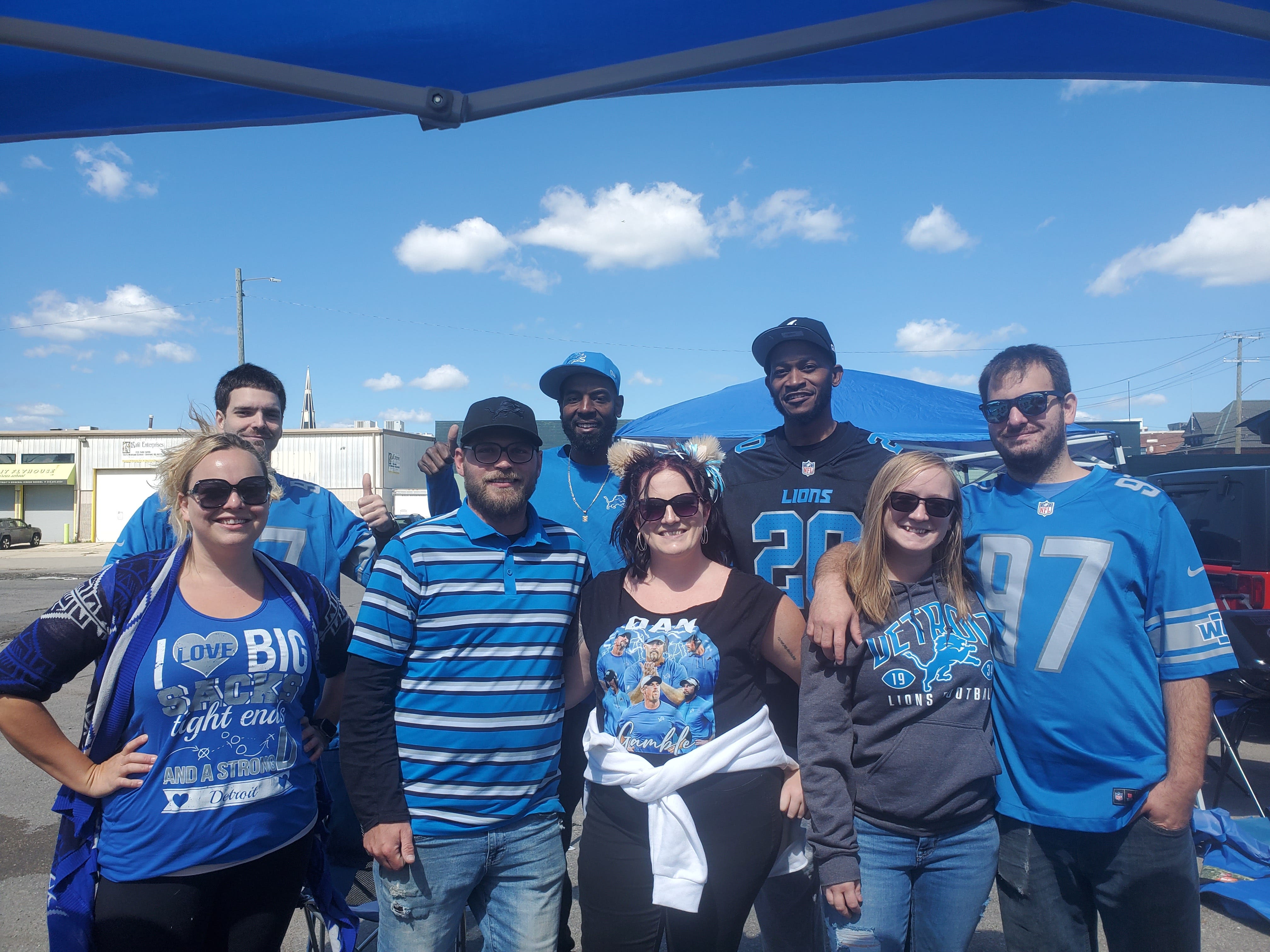 Detroit Lions fans invade downtown Detroit in anticipation of home-opener playoff rematch