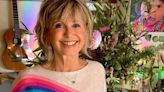 Foto de apoyo a comunidad LGBT en perfil de Olivia Newton-John