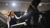 El piano de Freddy Mercury, subastado por más de 2 millones de dólares