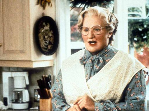 'Mrs. Doubtfire' Cast Delights with Rare Reunion Photo to Celebrate Film's 31st Anniversary