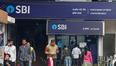 SBI Warns Customers Of Fake WhatsApp Messages, SMS; Details Here - News18