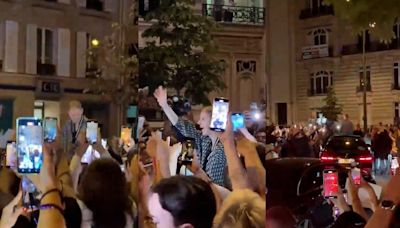 Presença de Céline Dion movimenta fãs e causa alvoroço em Paris