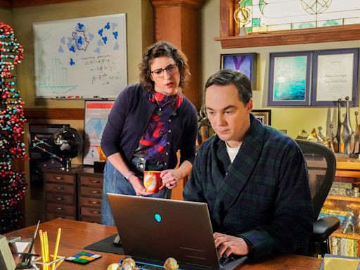 See Jim Parsons and Mayim Bialik Reunite in 'Young Sheldon' Finale Pic