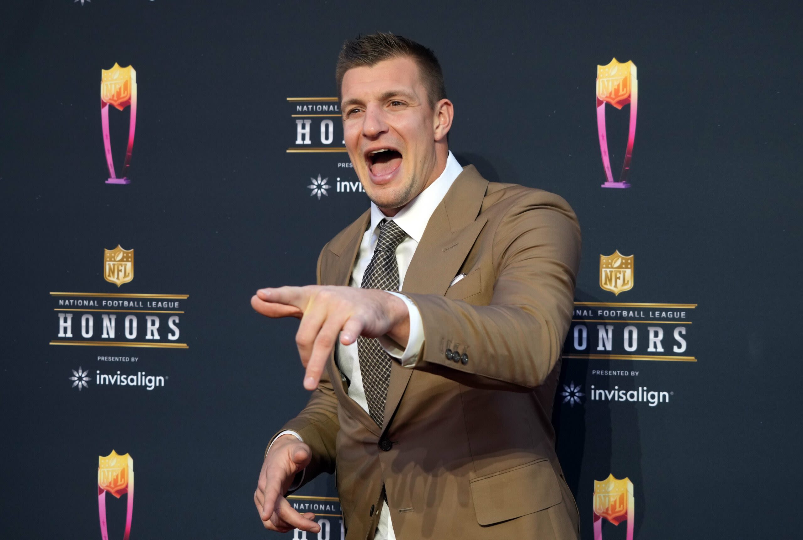 Former Bucs TE Rob Gronkowski returns to Tampa for a good cause