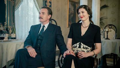 A Gentleman in Moscow (Canal+) - Mary Elizabeth Winstead évoque le tournage avec Ewan McGregor : "Passer six mois avec son mari il n’y a rien de mieux"