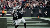 Jones snags lateral on final play, Raiders stun Patriots