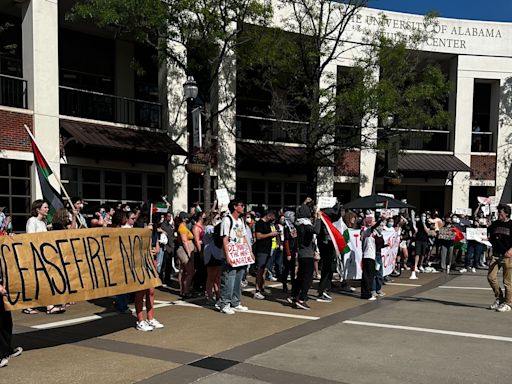 University of Alabama students protest war in Gaza, campus investments