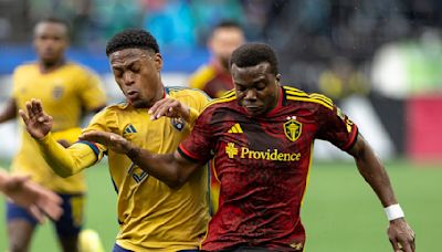 Gómez scores in stoppage time, Real Salt Lake ties Sounders 1-1 to extend unbeaten run to 12