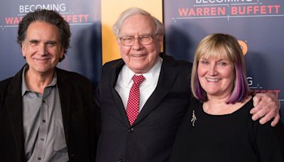 Warren Buffett gives challenging $143.1 billion task to his 3 children, eldest son Howard says 'it's not so easy to…'