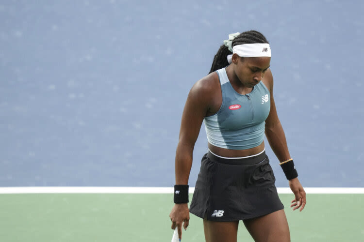 Top-seeded Coco Gauff tumbles out of National Bank Open, falling 6-4, 6-1 to Diana Shnaider | News, Sports, Jobs - Maui News