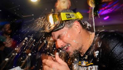 Brewers outperform preseason expectations again to win 3rd NL Central title in 4 years