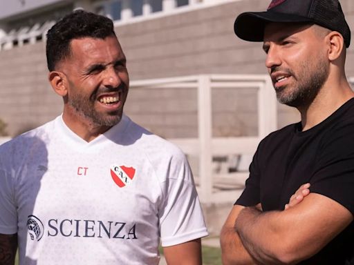 Carlos Tevez habló sobre la chance de fichar al Kun Agüero en Independiente y se defendió tras las críticas en el debut de Tomás Parmo