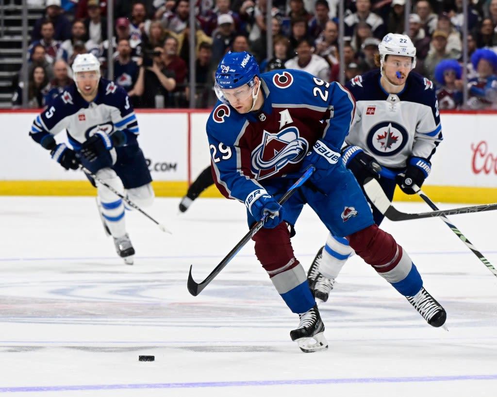 Avalanche-Jets Game 3 Quick Hits: Thanks, Gabriel Vilardi! Stick in face wakes up Devon Toews, fuels massive Colorado comeback