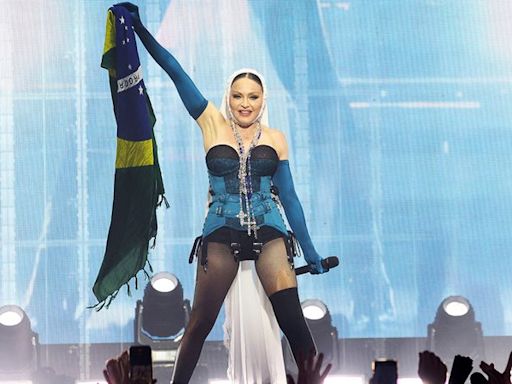 Após show de Madonna, areia de Copacabana é vendida como item raro na internet
