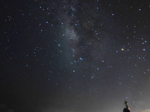 七夕搭上英仙座流星雨 屏東佳樂水將辦「屏東星空」市集