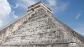 Handicraft vendors block roads to Mexico's Chichen Itza ruin