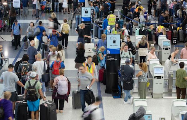 'It is a hot mess' at LAX as global tech outage brings long lines