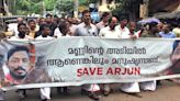 Local residents stage protest in Kozhikode seeking rescue of missing driver in Karnataka