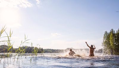 Faut-il vraiment attendre pour aller nager après avoir mangé ? Un expert répond