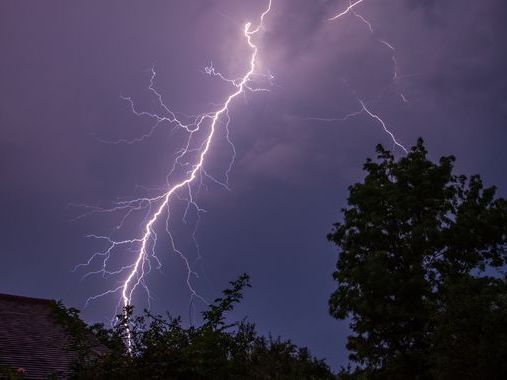 Yellow weather warning for thunderstorms issued for much of UK