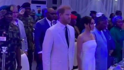 Internautas apontam desconforto de Harry e Meghan com 'Deus Salve o Rei' em vídeo de viagem à Nigéria