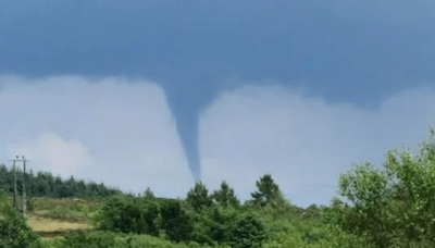 Watch as 'Tornado’ sweeps across Irish town with everyone saying the same thing