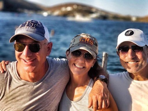 Jeff Bezos’ 2 Siblings: All About Christina and Mark