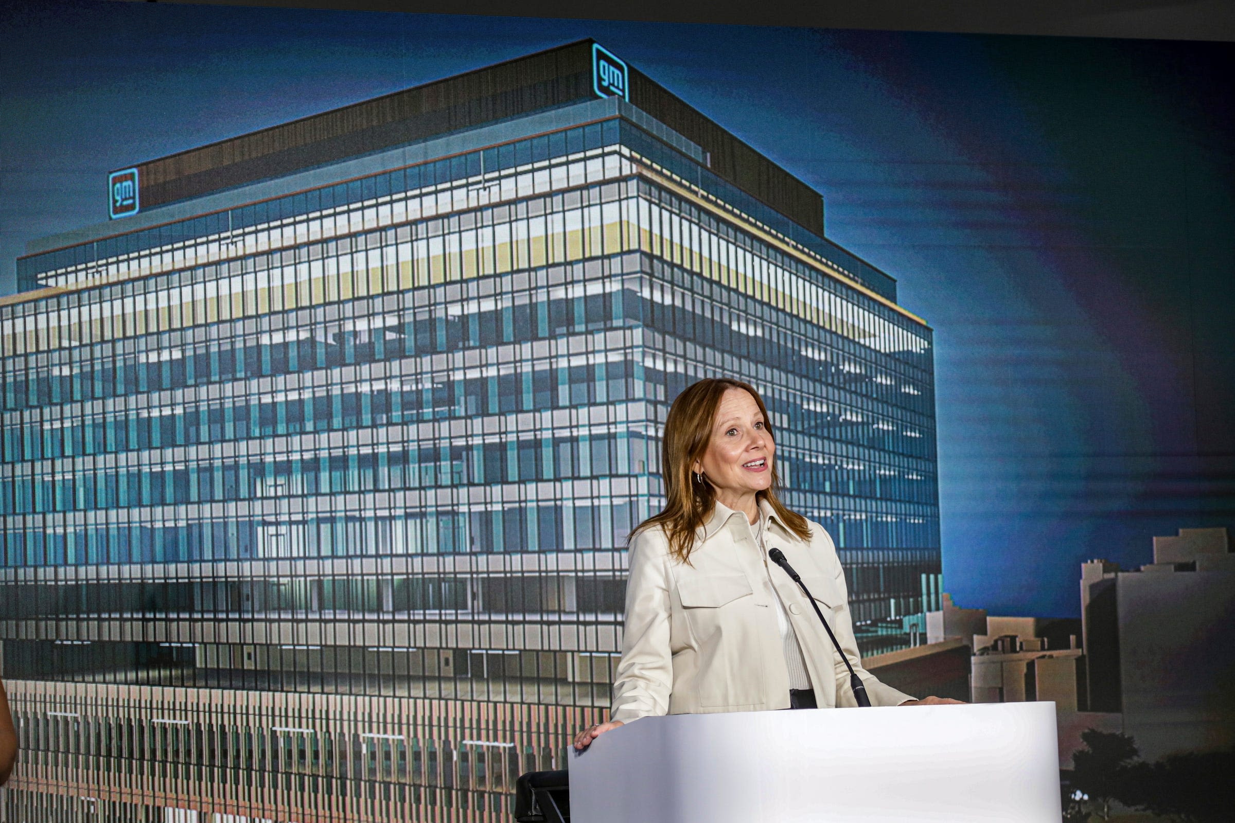 GM CEO Barra's compensation for 2023 dropped 4%, GM changes up exec pay formula