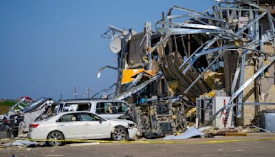 At least 18 dead after tornado-spawning storms strike central U.S.