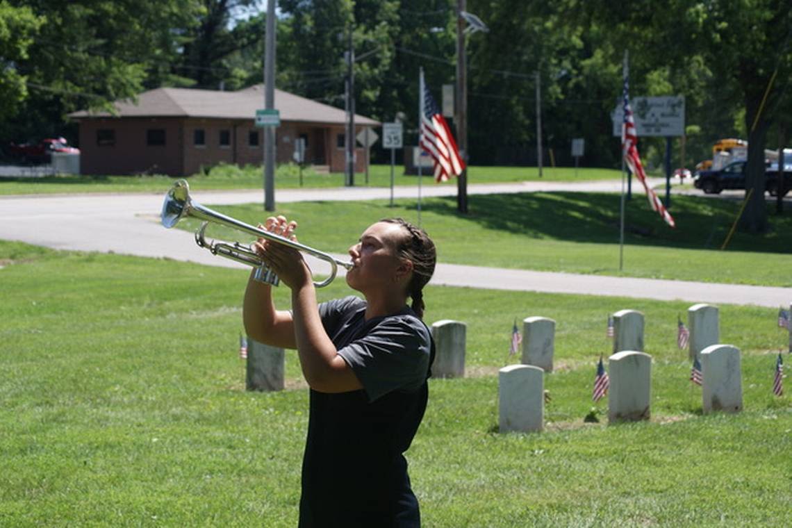 Belleville’s Memorial Day speaker says he thinks daily of troops who died for ‘our liberty’